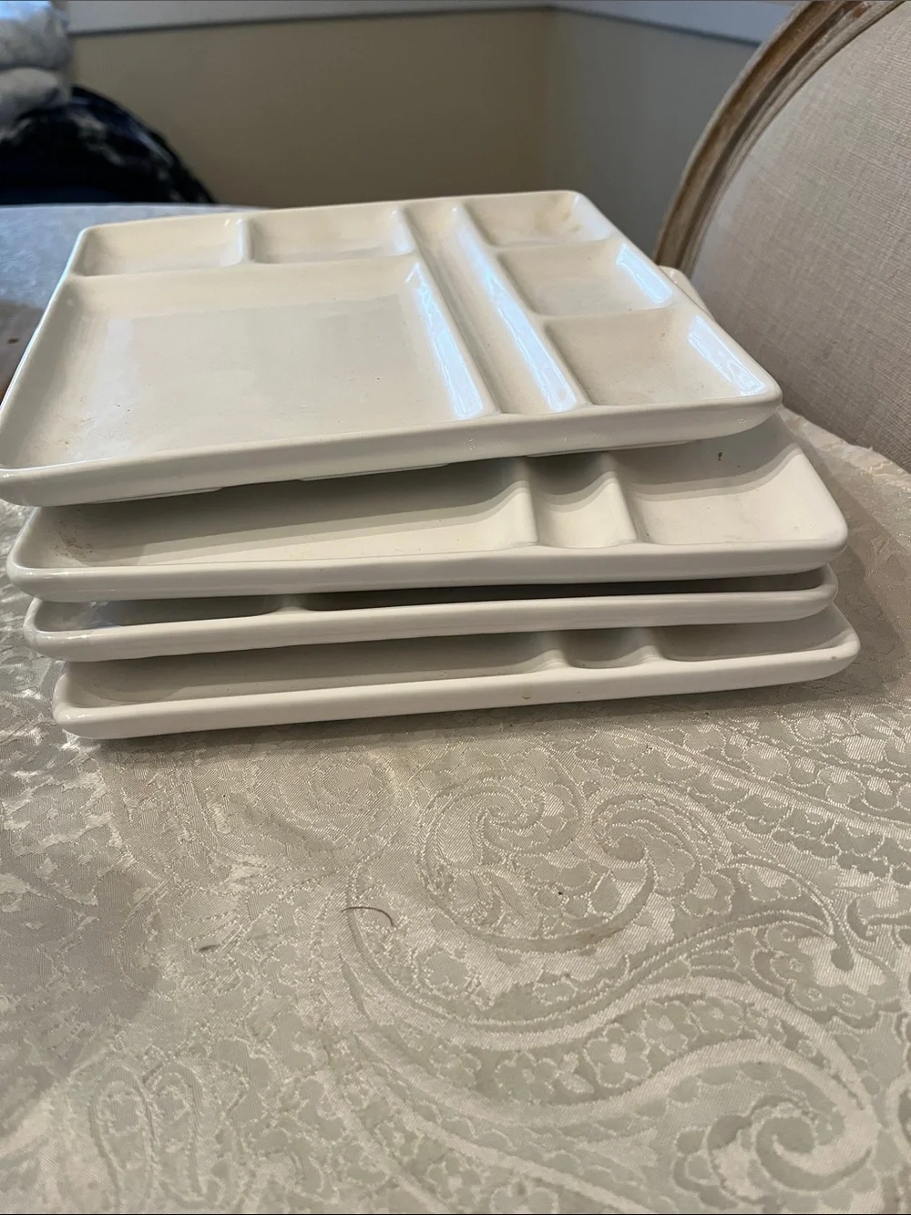 Crate&Barrel White Sectioned Ceramic Sushi/Fondue Plates Set of 4 EUC!